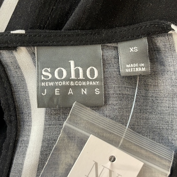 New York & Company Soho Jeans NWT Black Striped Long Sleeve Wrap Top Size XS - Picture 7 of 10